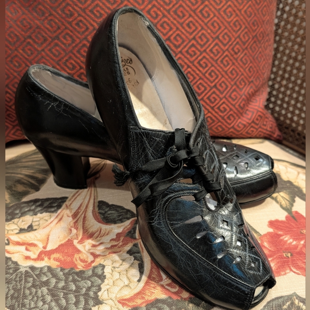 Vintage 1930s-40s Black Leather Peep Toe Oxford Heels, Cushionized Brand, 8.5-9